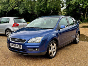 Ford Focus 2.0 Ghia 16v 5dr