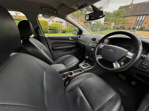 Ford Focus 2.0 Ghia 16v 5dr