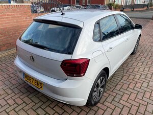 Volkswagen Polo 1.0 SE Hatchback 5dr Petrol 60PS Euro 6 (s/s)