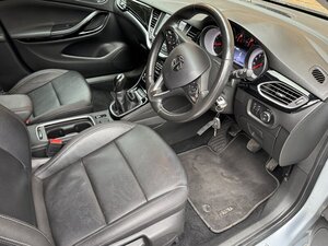 Vauxhall Astra 1.4 Astra Elite NAV 5dr