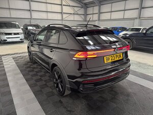 Volkswagen Taigo 1.0 Taigo R-line TSI Semi-auto 5dr