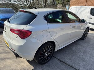 Alfa Romeo Giulietta 2.0 Giulietta Sportiva Nav Jtdm2 Semi-auto 5dr