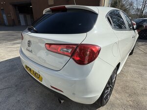 Alfa Romeo Giulietta 2.0 Giulietta Sportiva Nav Jtdm2 Semi-auto 5dr