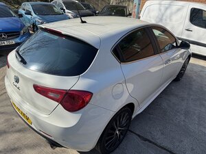 Alfa Romeo Giulietta 2.0 Giulietta Sportiva Nav Jtdm2 Semi-auto 5dr