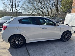 Alfa Romeo Giulietta 2.0 Giulietta Sportiva Nav Jtdm2 Semi-auto 5dr