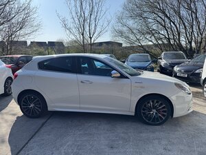 Alfa Romeo Giulietta 2.0 Giulietta Sportiva Nav Jtdm2 Semi-auto 5dr