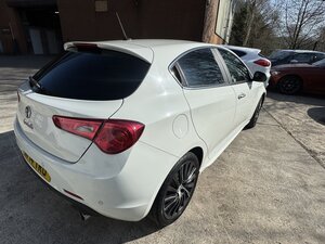 Alfa Romeo Giulietta 2.0 Giulietta Sportiva Nav Jtdm2 Semi-auto 5dr