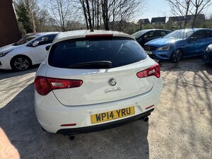 Alfa Romeo Giulietta 2.0 Giulietta Sportiva Nav Jtdm2 Semi-auto 5dr