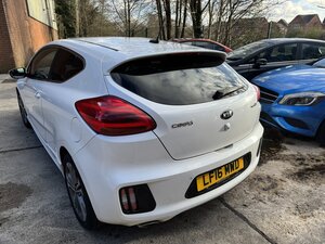 Kia Proceed 1.6 Professional Ceed Gt-line Isg Crdi 3dr