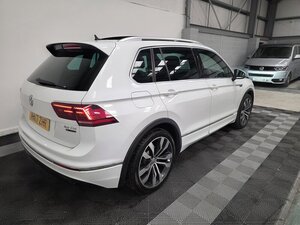 Volkswagen Tiguan 2.0 Tiguan R-line TDI 4motion Semi-auto 5dr