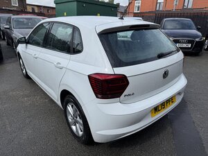 Volkswagen Polo 1.0 POLO SE EVO 5dr