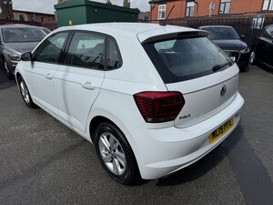 Volkswagen Polo 1.0 POLO SE EVO 5dr