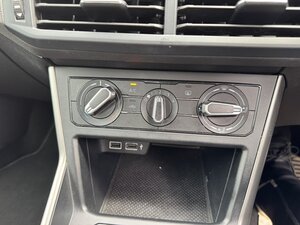 Volkswagen Polo 1.0 POLO SE EVO 5dr