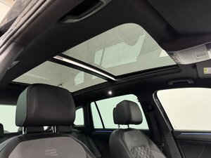 Volkswagen Tiguan 1.5 Tiguan R-line TSI Semi-auto 5dr