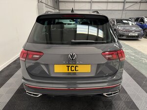 Volkswagen Tiguan 1.5 Tiguan R-line TSI Semi-auto 5dr