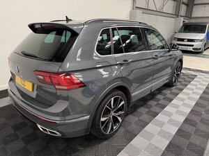 Volkswagen Tiguan 1.5 Tiguan R-line TSI Semi-auto 5dr