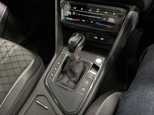 Volkswagen Tiguan 1.5 Tiguan R-line TSI Semi-auto 5dr