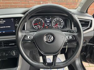 Volkswagen Polo 1.0 TSI SE Hatchback 5dr 95PS