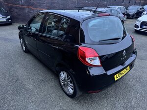 Renault Clio 1.1 CLIO Dynamique Tomtom 16V 5dr