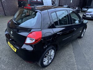 Renault Clio 1.1 CLIO Dynamique Tomtom 16V 5dr