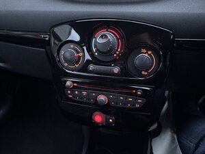 Renault Clio 1.1 CLIO Dynamique Tomtom 16V 5dr