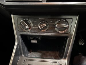 Volkswagen Polo 1.0 POLO SE TSI 5dr