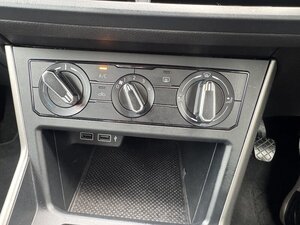 Volkswagen Polo 1.0 POLO SE TSI 5dr