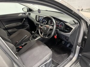 Volkswagen Polo 1.0 POLO SE 5dr