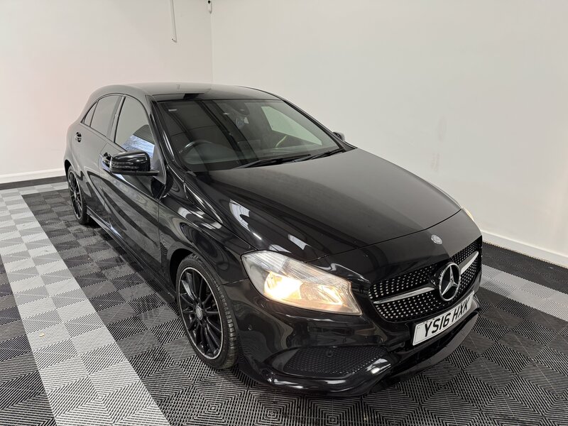 Mercedes-Benz A-Class 1.5 A 180 D AMG LINE Executive AUTO 5dr