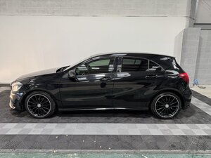 Mercedes-Benz A-Class 1.5 A 180 D AMG LINE Executive AUTO 5dr