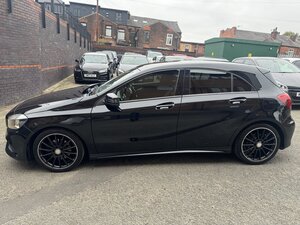 Mercedes-Benz A-Class 1.5 A 180 D AMG LINE Executive AUTO 5dr