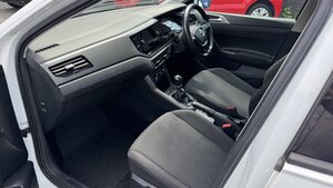 Volkswagen Polo 1.0 POLO SE 5dr