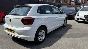 Volkswagen Polo 1.0 POLO SE 5dr