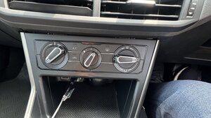 Volkswagen Polo 1.0 POLO SE 5dr
