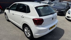 Volkswagen Polo 1.0 POLO SE 5dr