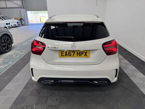 Mercedes-Benz A-Class 2.1 A 200 D AMG LINE Premium AUTO 5dr