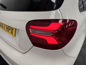 Mercedes-Benz A-Class 2.1 A 200 D AMG LINE Premium AUTO 5dr