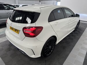Mercedes-Benz A-Class 2.1 A 200 D AMG LINE Premium AUTO 5dr