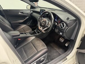 Mercedes-Benz A-Class 2.1 A 200 D AMG LINE Premium AUTO 5dr