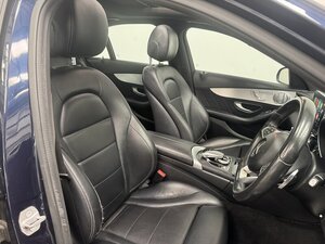 Mercedes-Benz C-Class 2.1 C220 D AMG LINE Premium+ AUTO 4dr