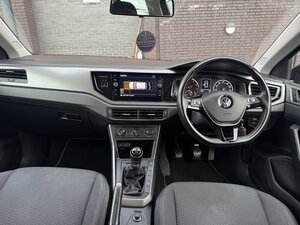 Volkswagen Polo 1.0 POLO SE EVO 5dr