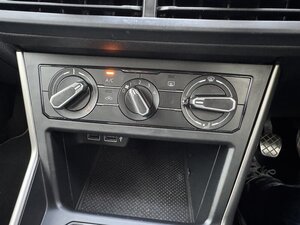 Volkswagen Polo 1.0 POLO SE EVO 5dr