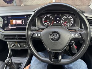 Volkswagen Polo 1.0 POLO SE EVO 5dr