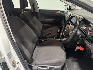 Volkswagen Polo 1.0 POLO SE 5dr