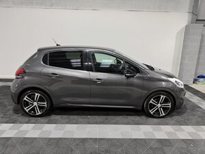 Peugeot 208 1.6 208 GT LINE BLUE HDI  5dr