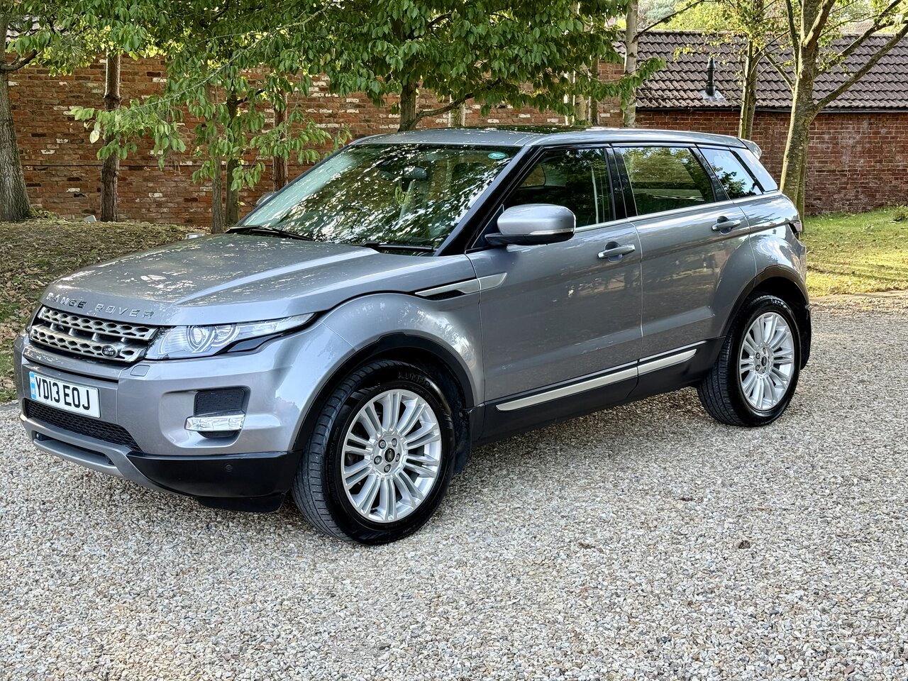 Land Rover Range Rover Evoque 2.2 Range Rover Evoque Prestige SD4 AUTO 5dr