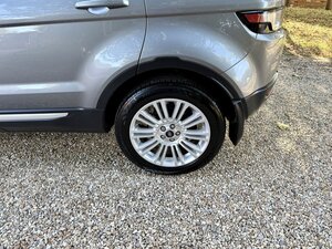 Land Rover Range Rover Evoque 2.2 Range Rover Evoque Prestige SD4 AUTO 5dr