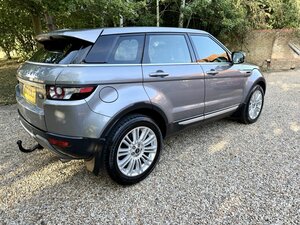 Land Rover Range Rover Evoque 2.2 Range Rover Evoque Prestige SD4 AUTO 5dr