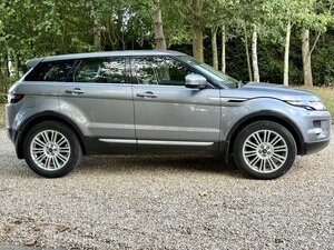 Land Rover Range Rover Evoque 2.2 Range Rover Evoque Prestige SD4 AUTO 5dr