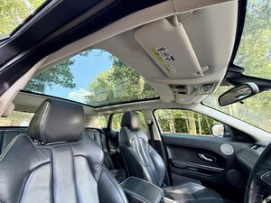 Land Rover Range Rover Evoque 2.2 Range Rover Evoque Prestige SD4 AUTO 5dr